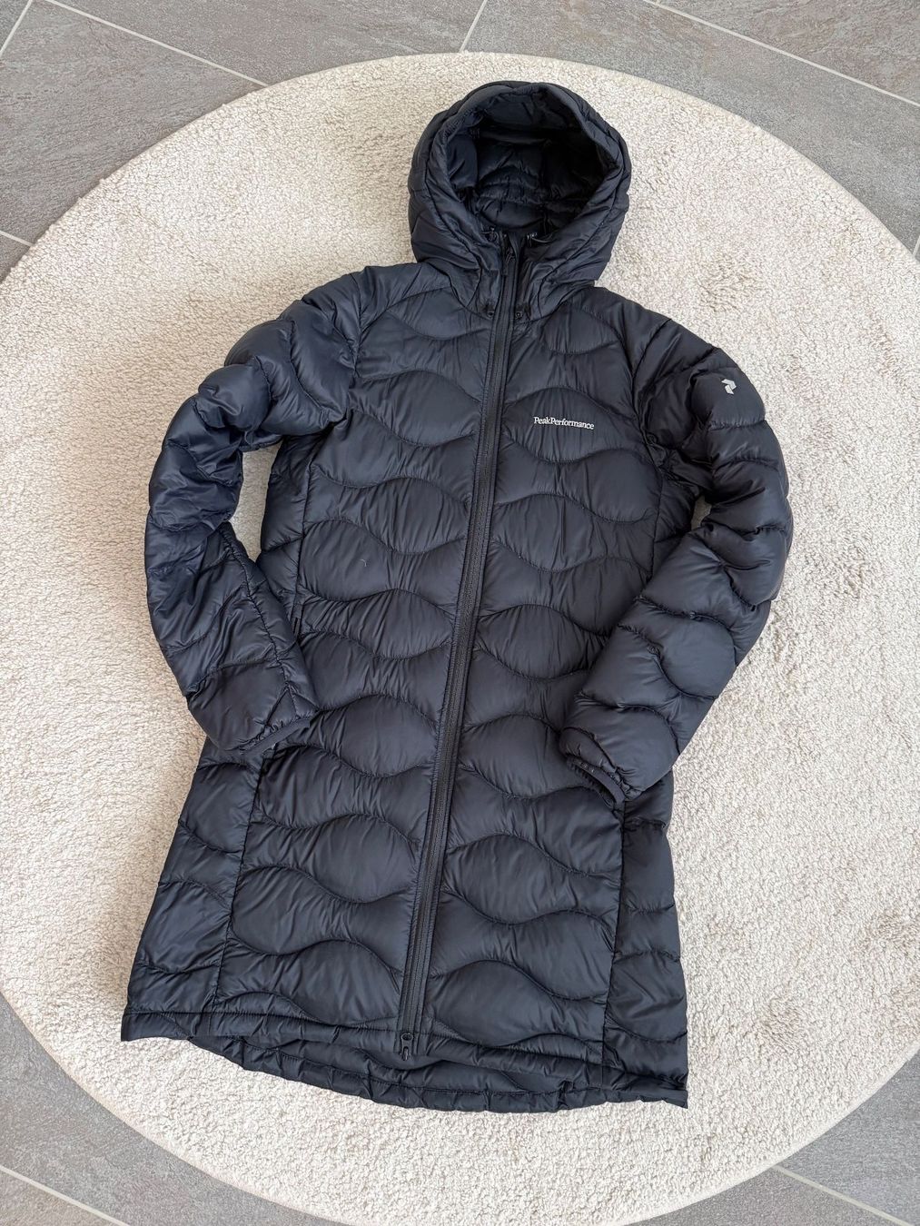 Peak Performance Mäntel: Peak Performance Helium Down Parka Damen, Gr. S – Gebraucht aus Mönchaltorf von lunitsch 1