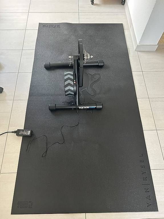 Vélos d'appartement: Wahoo KICKR CORE  – D'occasion à Villeneuve VD par Giuliano17 2