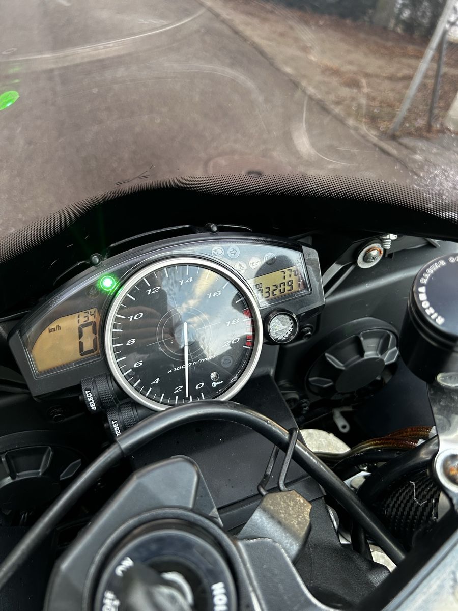 Accessori per altri veicoli: Yamaha R6 RJ11 mit MFK – Usato da Sissach venduto da Frecce3colori 8