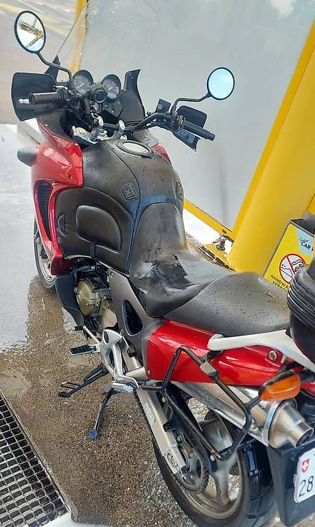 Touring: Honda Varadero – Usato da Tägerwilen venduto da cognac1 1