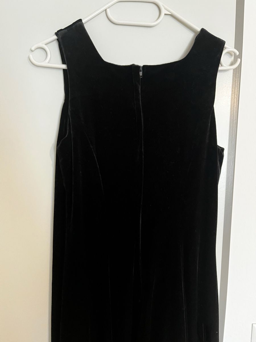 Kleider: Elegantes Samtkleid, Schwarz – Gebraucht aus Opfikon von acoaee 2