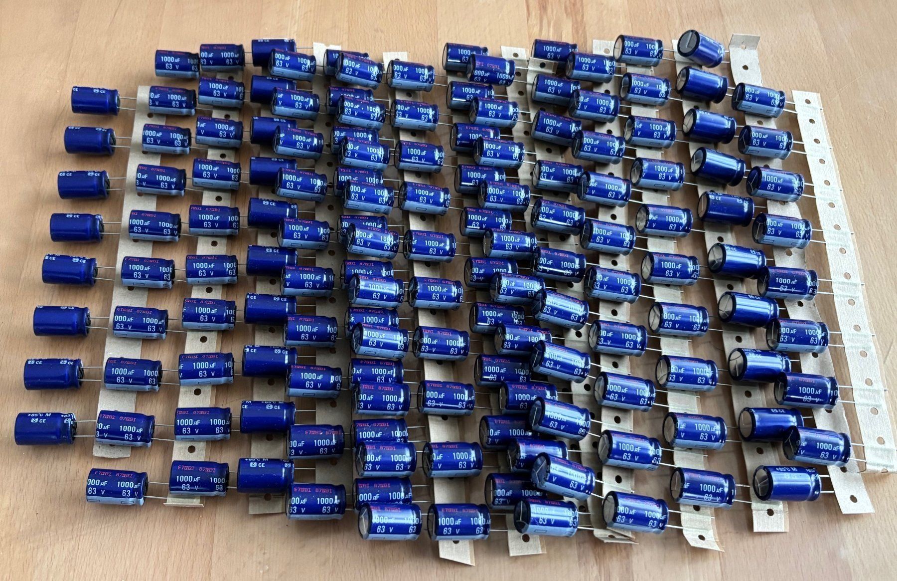 Elektronikbauteile: Elko 1000uF/16V, 105°C 10Stück – Neu und originalverpackt aus Horw von Arta20000 5