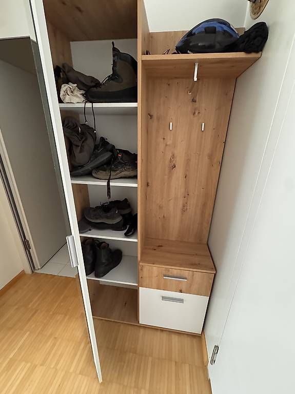 Porte manteau: Garderobe – D'occasion à Lausen par 160899 1