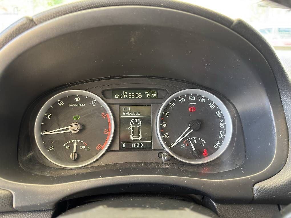 Autos: Skoda Fabia 1.6i (AUTOMATICA) – D'occasion à Agno par jonnyautosagl 9