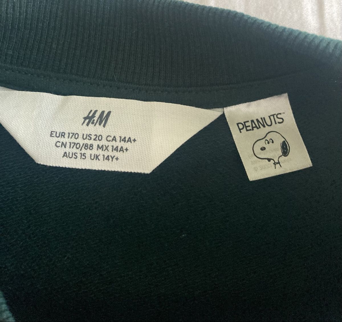 H&M Lotti di vestiti: 3 Pullover Peanuts H&M Grösse XS S 170 gebraucht – Usato da Baar venduto da Flobee 8