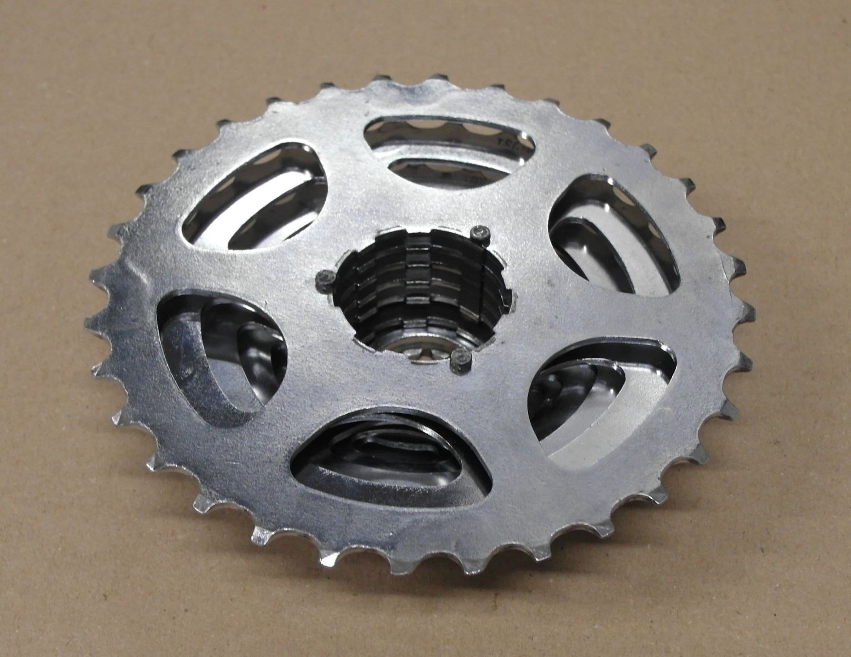 Shimano Pezzi di ricambio: SHIMANO Sprocket HG 7 vitesse – Usato da Lausanne venduto da van_8p85 2