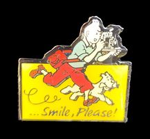 Hergé TINTIN - Pin ...Smile, Please!