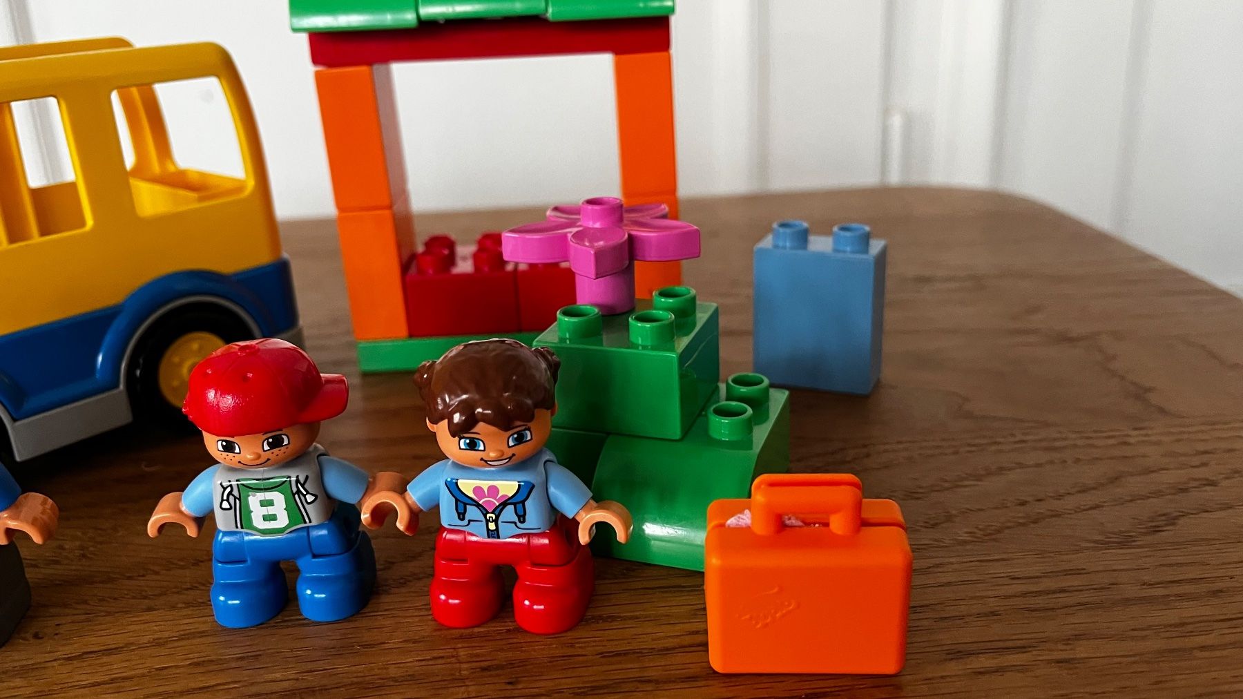 Lego Statuette: Lego Duplo Schulbus 10528 – Usato da Ennetbaden venduto da teo_yg9s 1