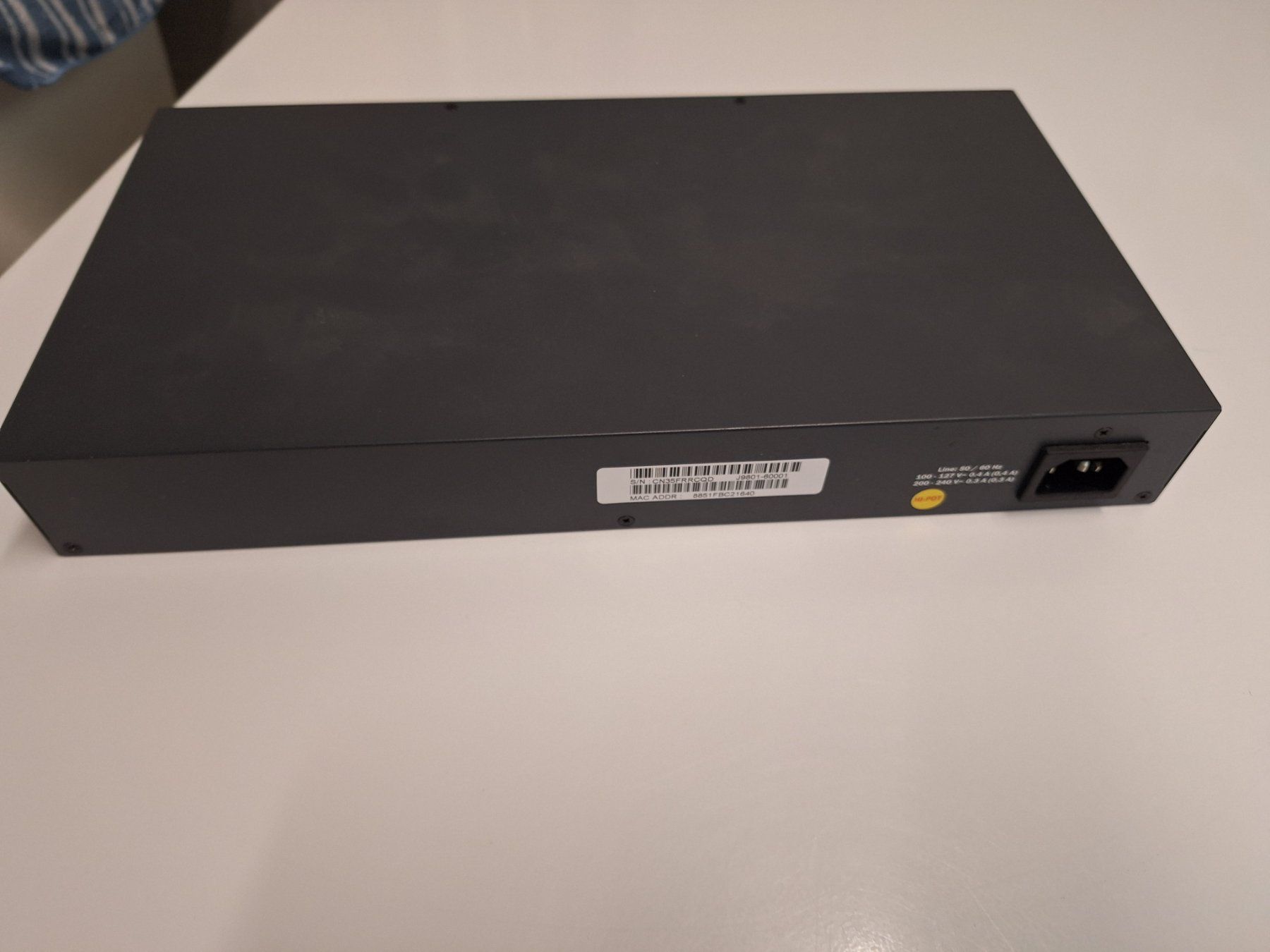 Hewlett Packard Hub & Switch: HP Switch Modell J9801A – Usato da Untervaz venduto da Zollhaus1 1