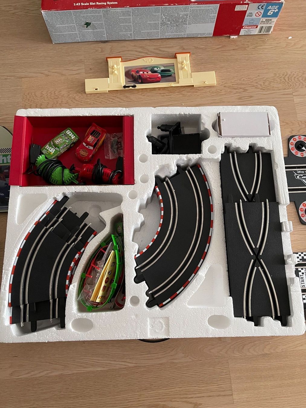 Carrera Piste: Carrera Bahn Cars – Usato da Rheinfelden venduto da adidas1984 1