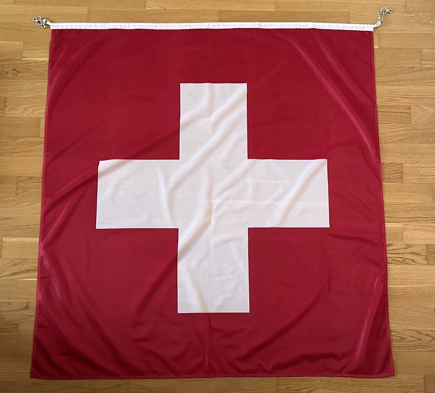 Bandiere: Schweizerfahne 1.2 x 1.2 m – Usato da Belp venduto da mar_d6w8