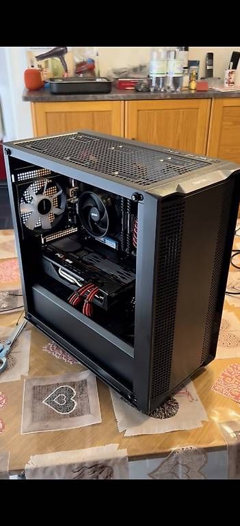 PC: Gaming PC Custom – Usato da Steffisburg venduto da alee.digio