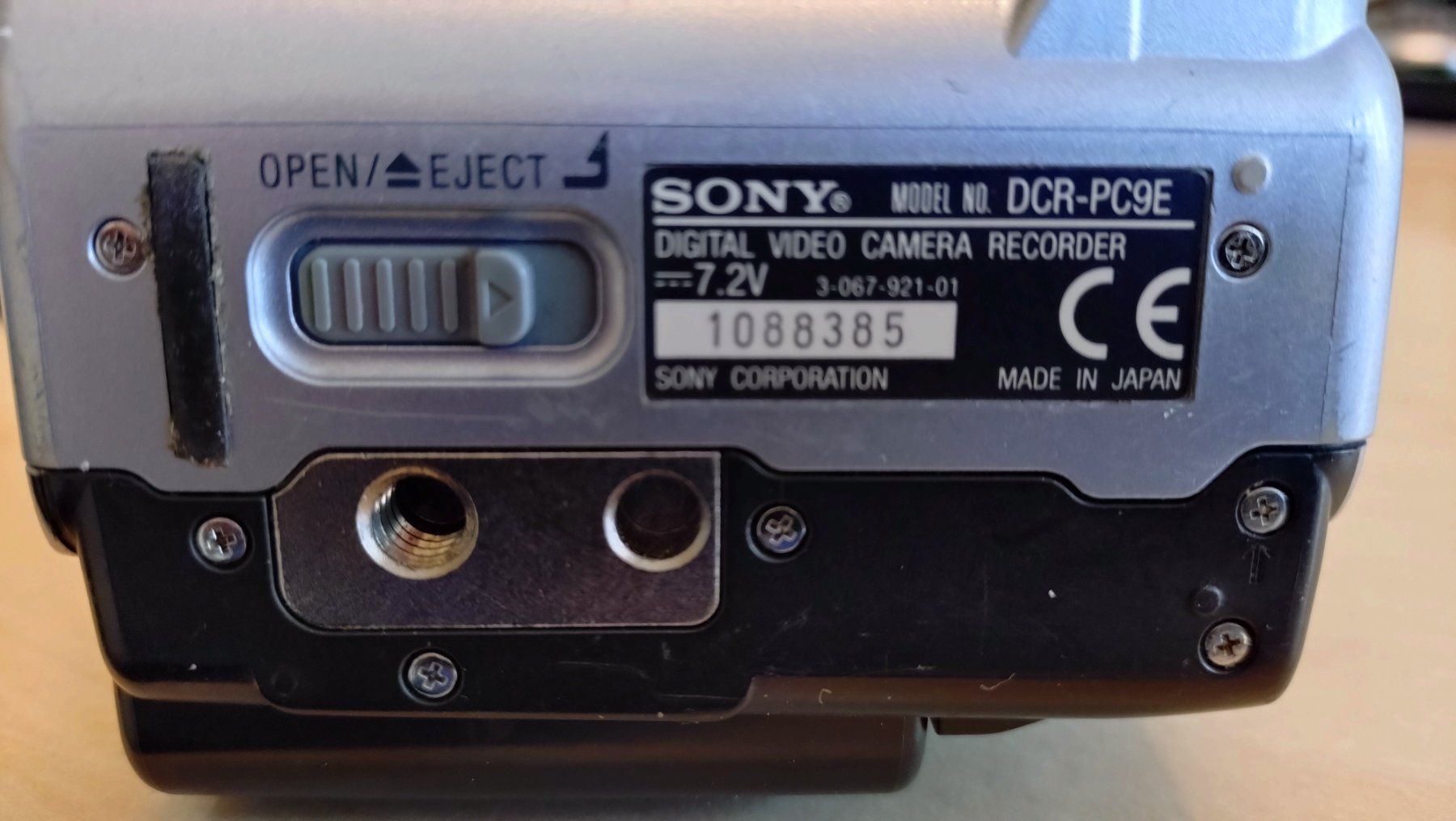 Videocamere: Sony Handycam DCR-PC9E – Usato da Beringen venduto da UB-01 4