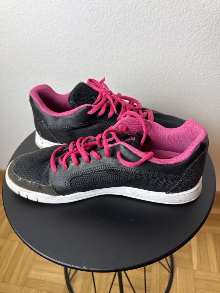 Reebok Chaussures femmes: Reebok Grösse 39 – D'occasion à Bülach par ooj_8qsv 2