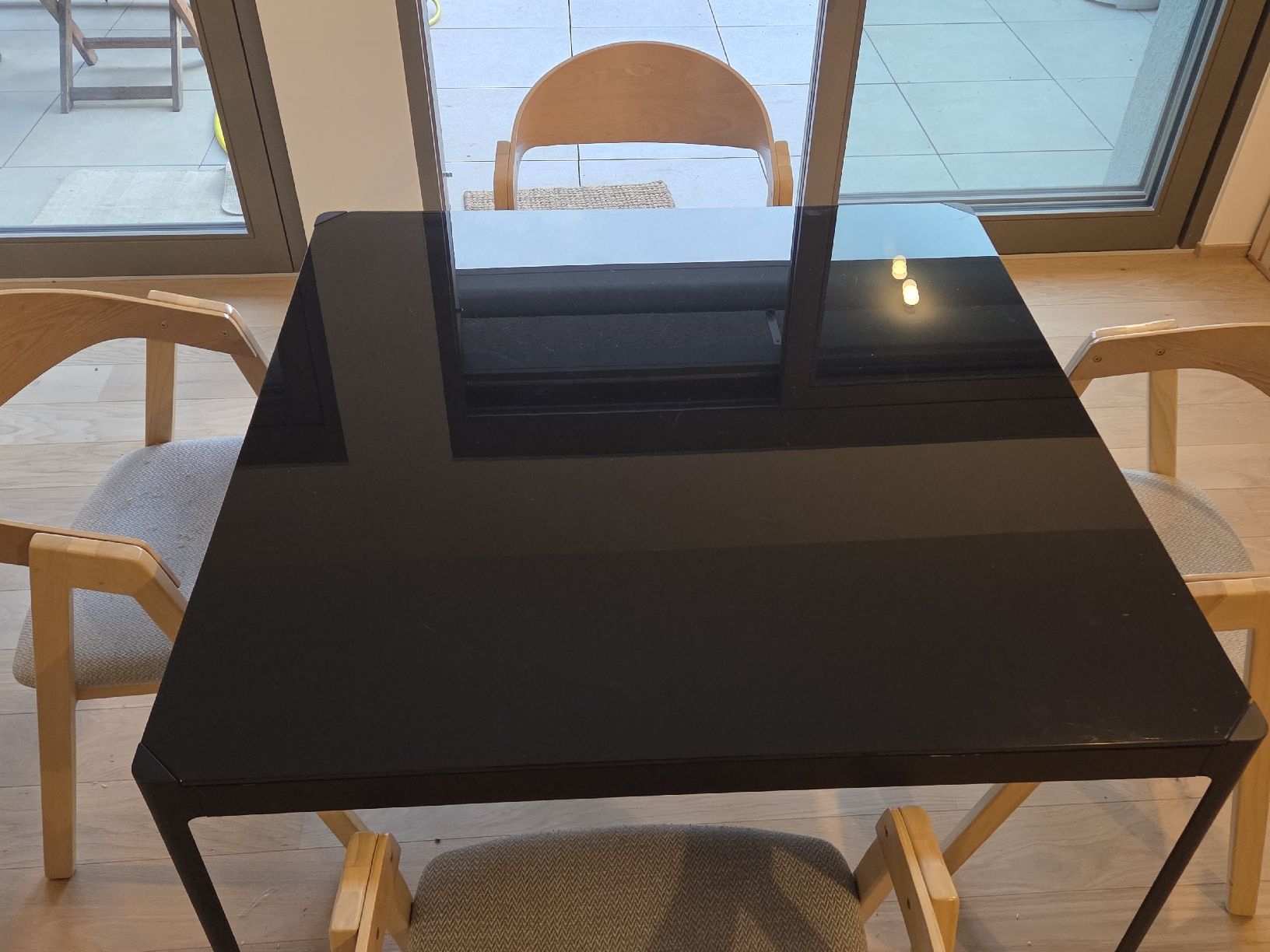 Ikea Tische: table ikea noir en verre – Gebraucht aus Gy von mic_gc86