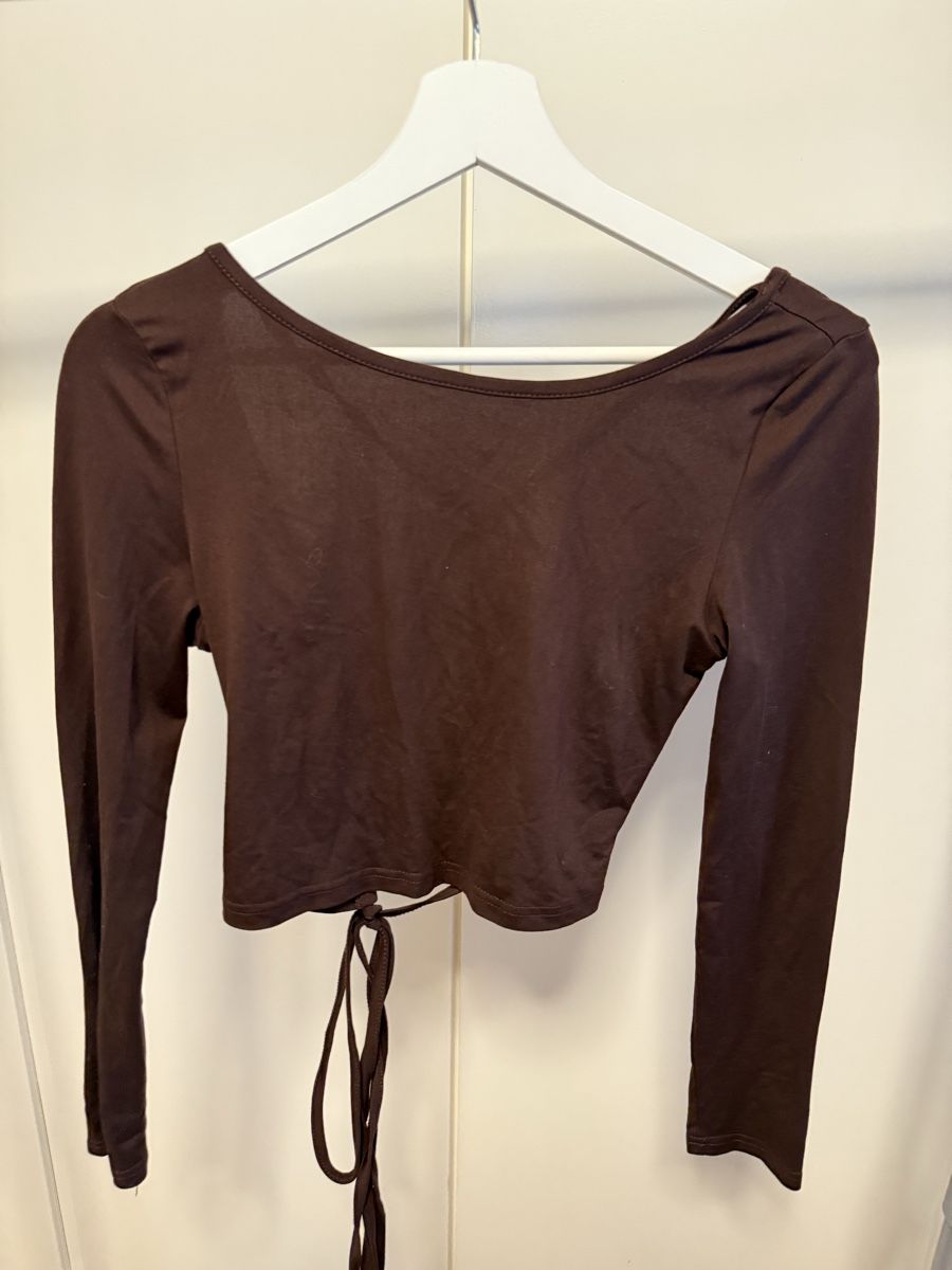 Tops: Trendiges Crop Top, Schokoladebraun, Grösse S – Gebraucht aus Thun von tat_zb9b