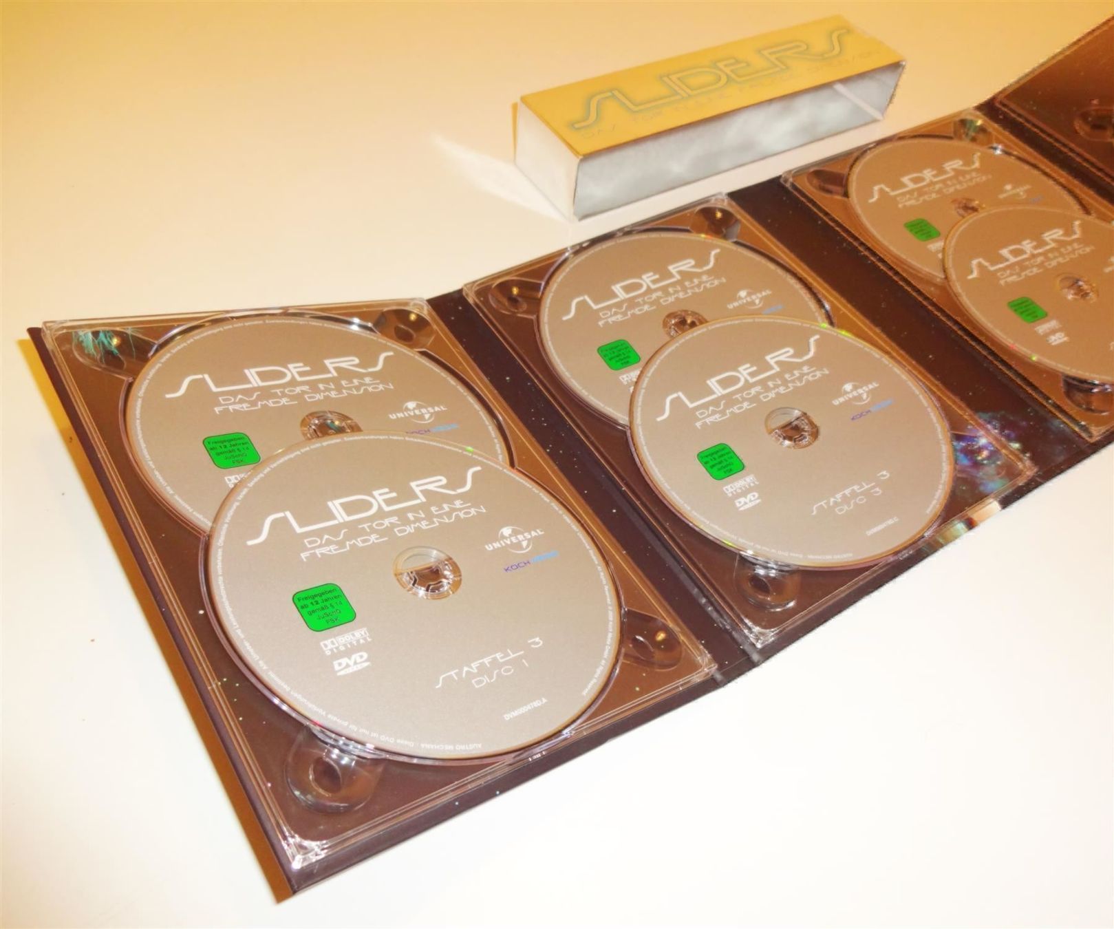 Tutti i DVDs: DVD Box  SLIDERS Staffel 3 – Usato da St. Gallen venduto da WWL 4