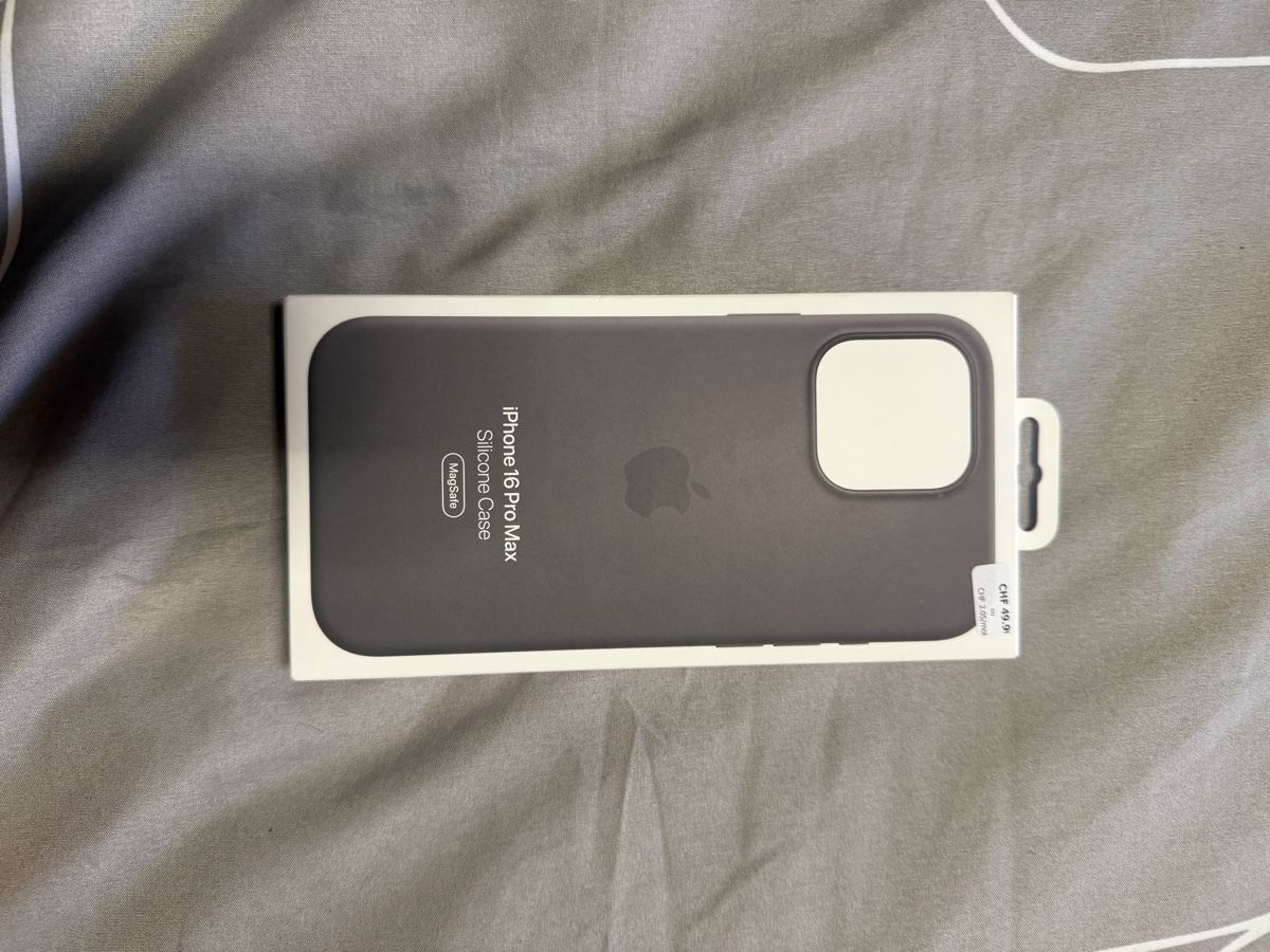 Apple Cover & Protezioni schermo: Coque IPhone 16 Pro Max  – Nuovo e nell'imballaggio originale da St-Séverin venduto da zoe_28p5