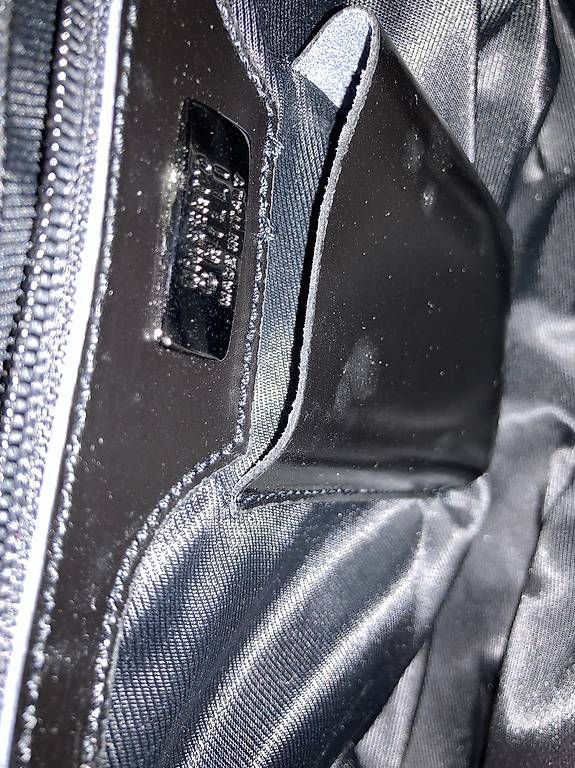 Borse da donna: Schwarze Handtasche aus Leder – Usato da zürich venduto da Apfel2 4