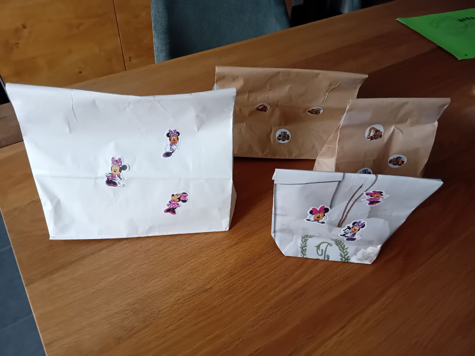 Buste & buste per spedizione: 4 Wundertüten, Kinderüberraschung,neu – Nuovo (secondo la descrizione) da Burgdorf venduto da carodesign1