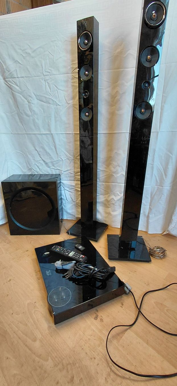 Samsung Home Cinema: Samsung Home Cinema mit Bluray Player – Usato da Utzigen venduto da Ivo1989