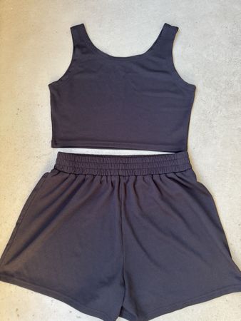 Damen Crop Top und Shorts Set Schwarz Grösse M neu