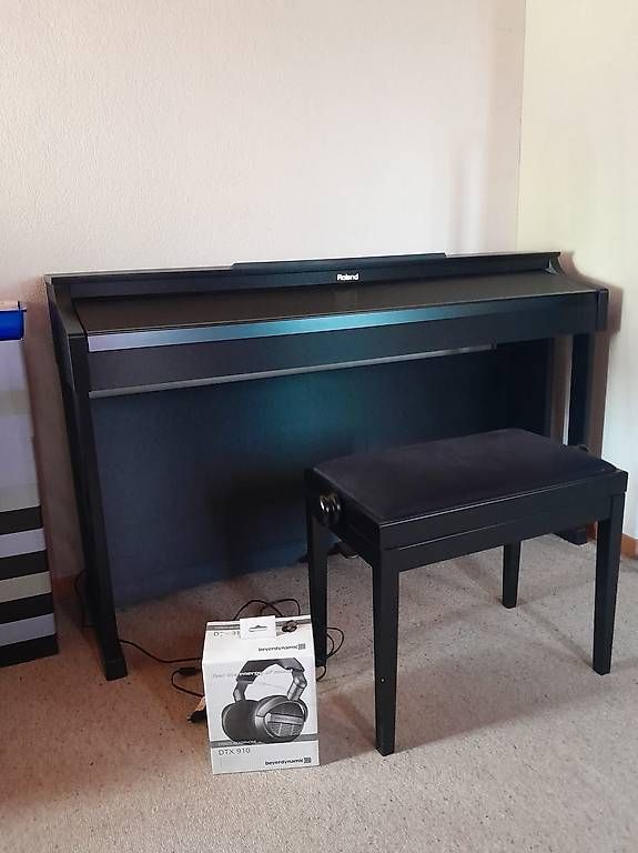 Instruments de musique: Digitalpiano ROLAND – D'occasion à Reinach AG par Cristina.81