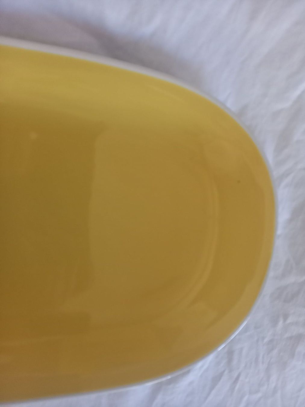 Rössler Piatti di portata: Plat ancien ovale jaune en porcelaine Rössler – Usato da Rossens FR venduto da Souris1 2