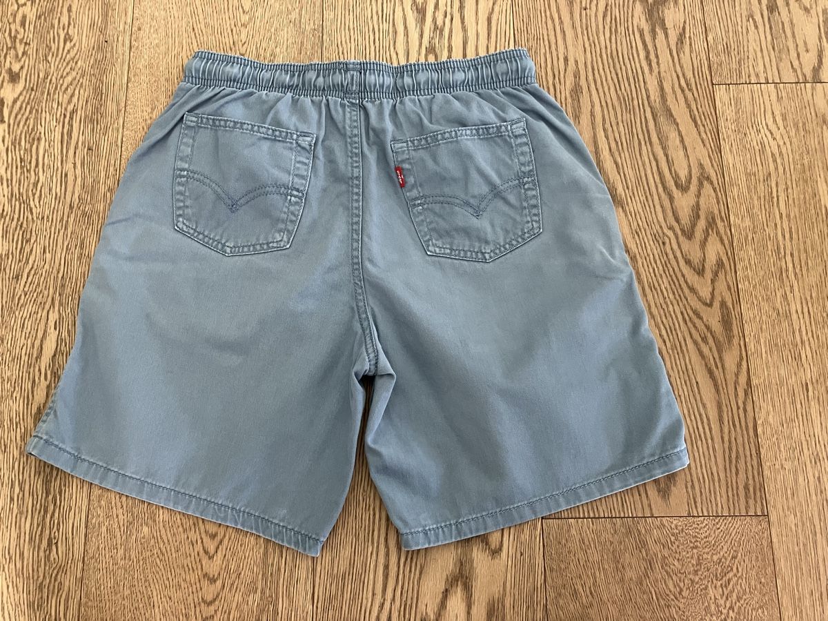 Levi's Pantaloni: Shorts Levi‘s graublau 164 – Usato da Cham venduto da Liliane78 2