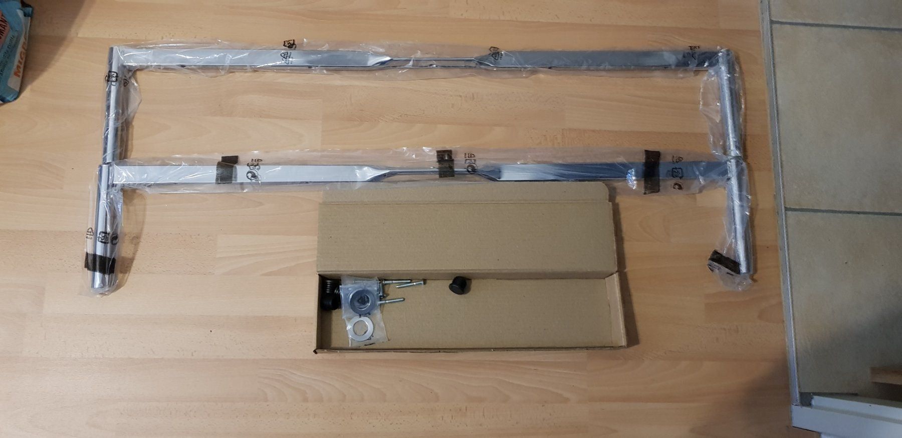 Tische: Pieds pour table basse – Neu und originalverpackt aus Bionnens von Meg011