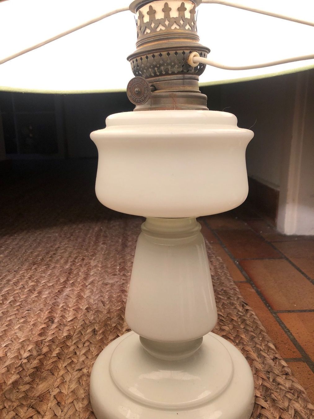 Lampade: Alte, ehrwürdige Lampe mit Opalinglas – Usato da Frauenfeld venduto da aluma14 9