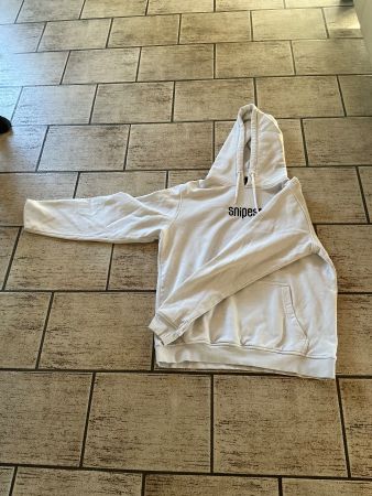 Weisser Snipes Hoodie, Grösse M – Perfekt für den Herbst!