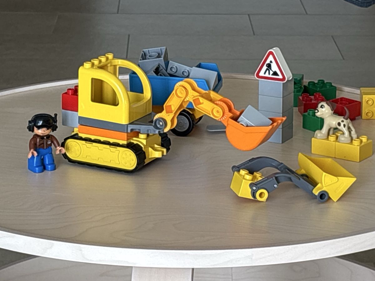 Lego Baukästen: Lego Duplo chantier engins transformable – Gebraucht aus Lausanne von pabernard 1