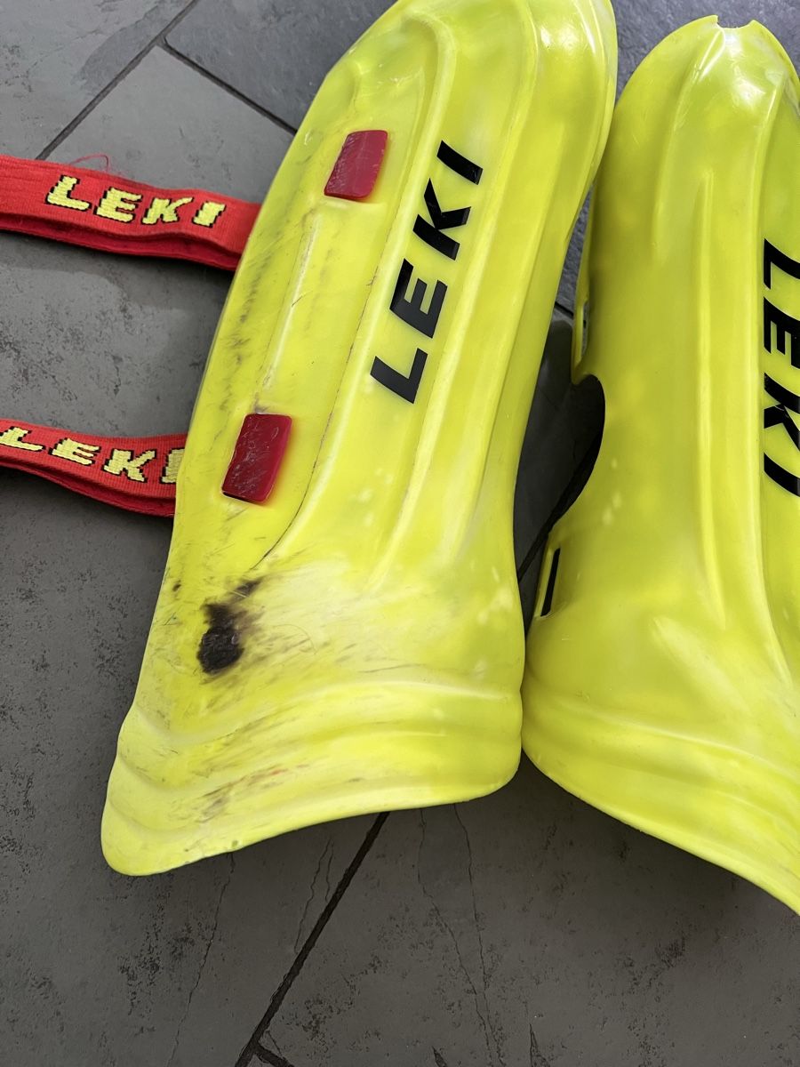 Leki Protezioni & Imbottiture: Leki Schienbeinschoner, gebraucht – Usato da Scuol venduto da l_xdm2 2