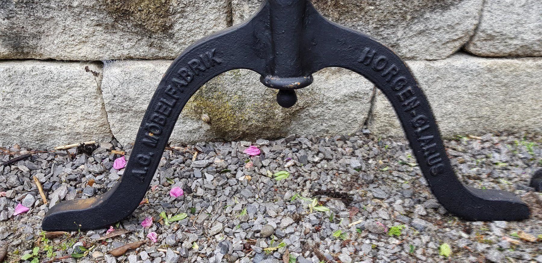 Altri mobili d'antiquariato: Gussfüsse Beizentisch Horgen Glarus – Usato da Uesslingen venduto da 1Atelier 2