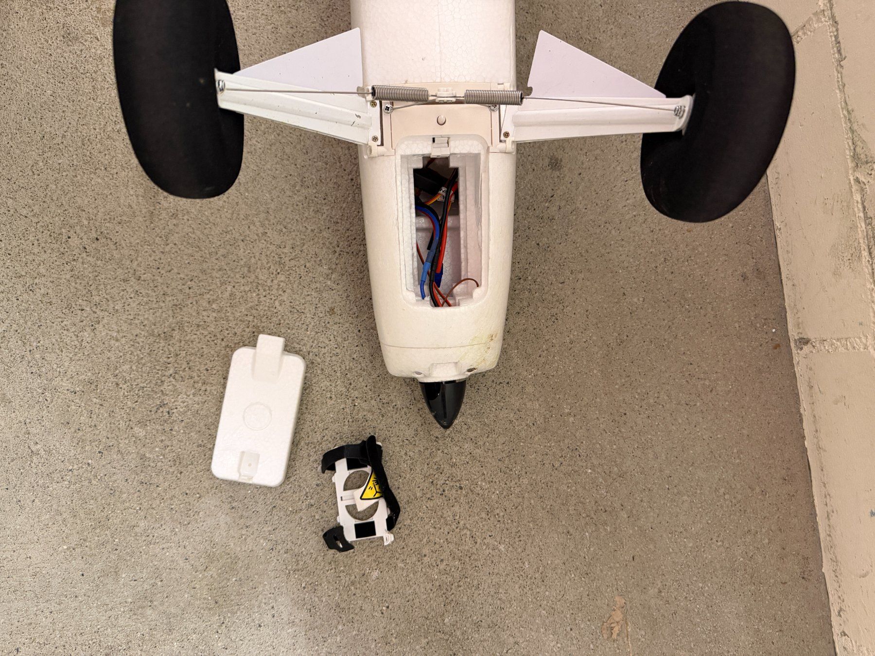 E-Flite Modellismo RC: E-Flite FLIEGER TIMBER X 1200mm – Difettoso da hünenberg See venduto da Dpch 2