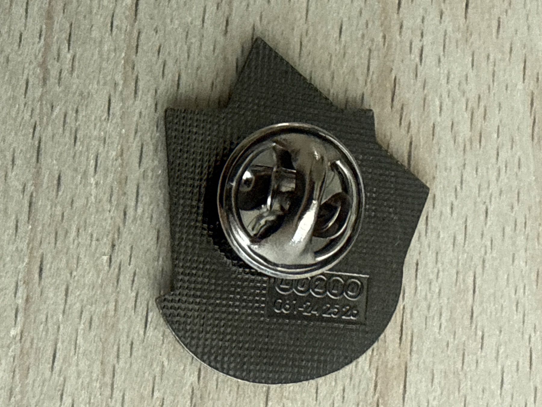 Placchette & Badge: Pin Sanitas Trösch – Usato da Glattbrugg venduto da Schweigmatt 1