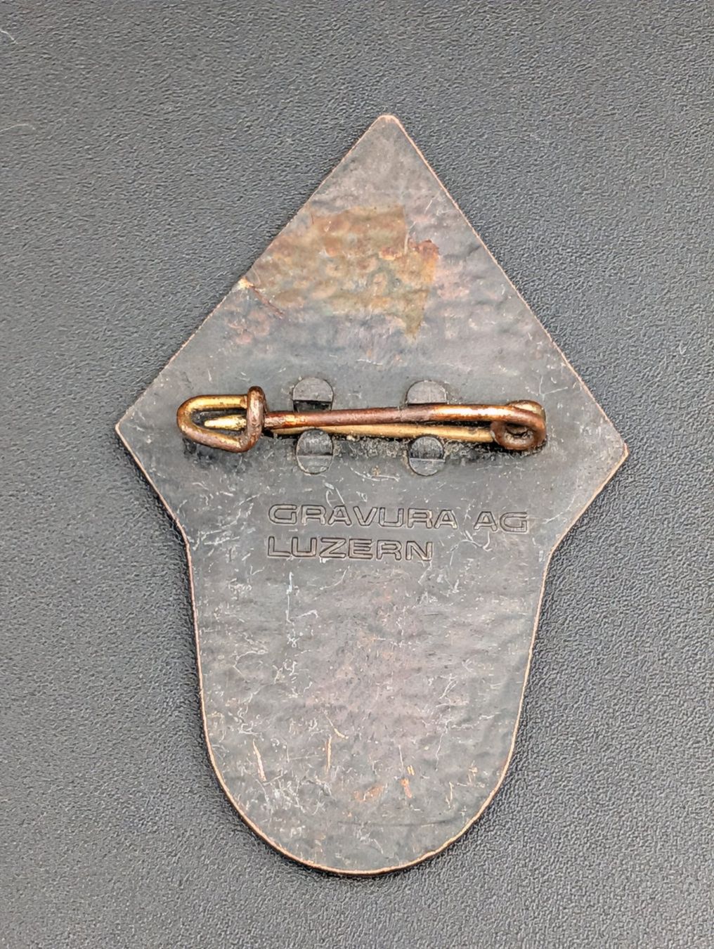 Placchette & Badge: Albanifäscht Winterthur Pin 1973 – Usato da Wiezikon b.Sirnach venduto da Das-Romsche 1