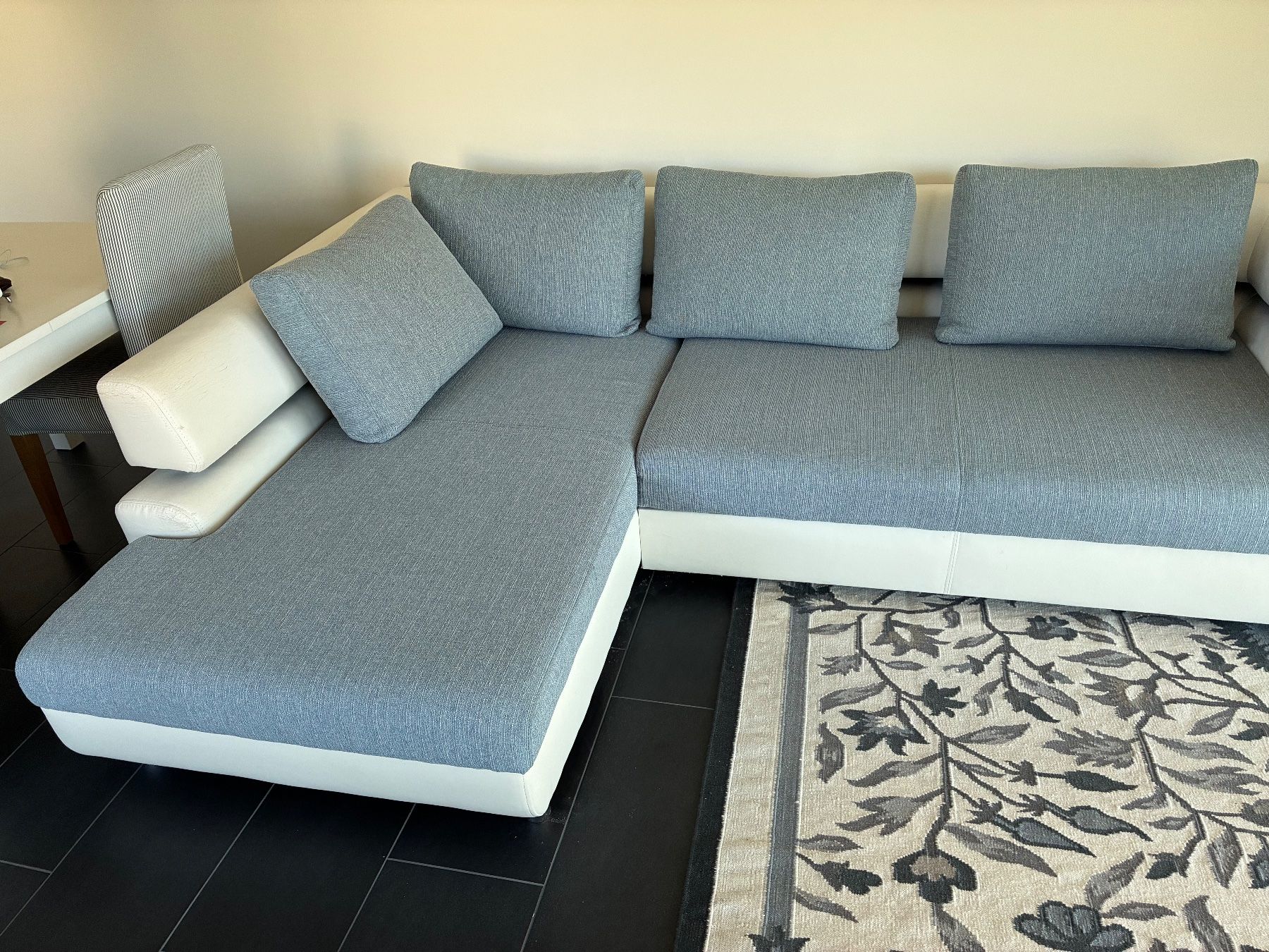 Divani: Zum Verschenken Variable Sofa, weiss-grau – Usato da Oberwil b. Zug venduto da vra_2lcg 3