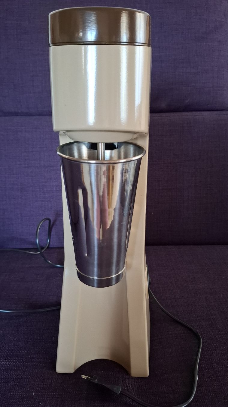 Elettrodomestici da cucina: Milchshake Maker Profiform AG; Beige mit Metallbecher  – Usato da Winterthur venduto da DanielaB07