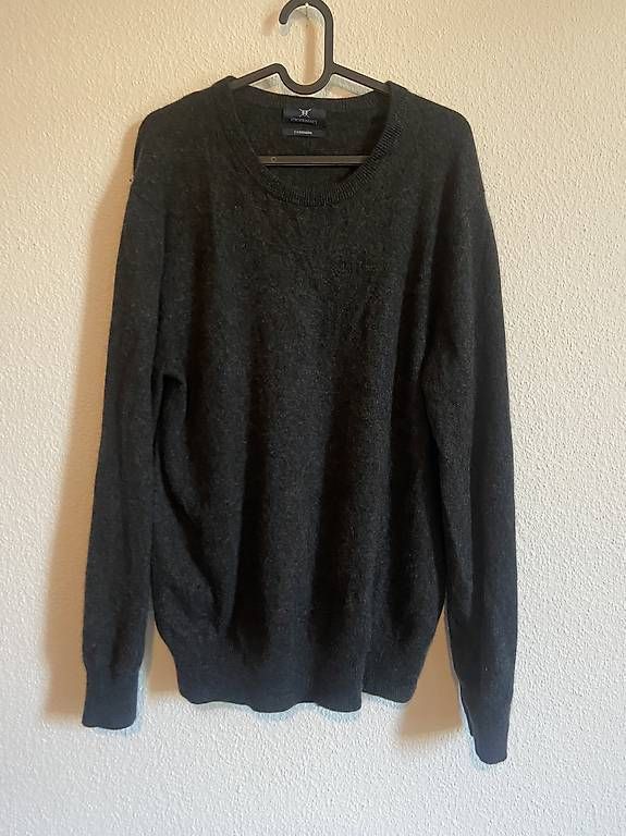 Maglioni & Felpe: Dunkelgrauer strokesman cashmere Pullover – Usato da Basel venduto da lafleur2663
