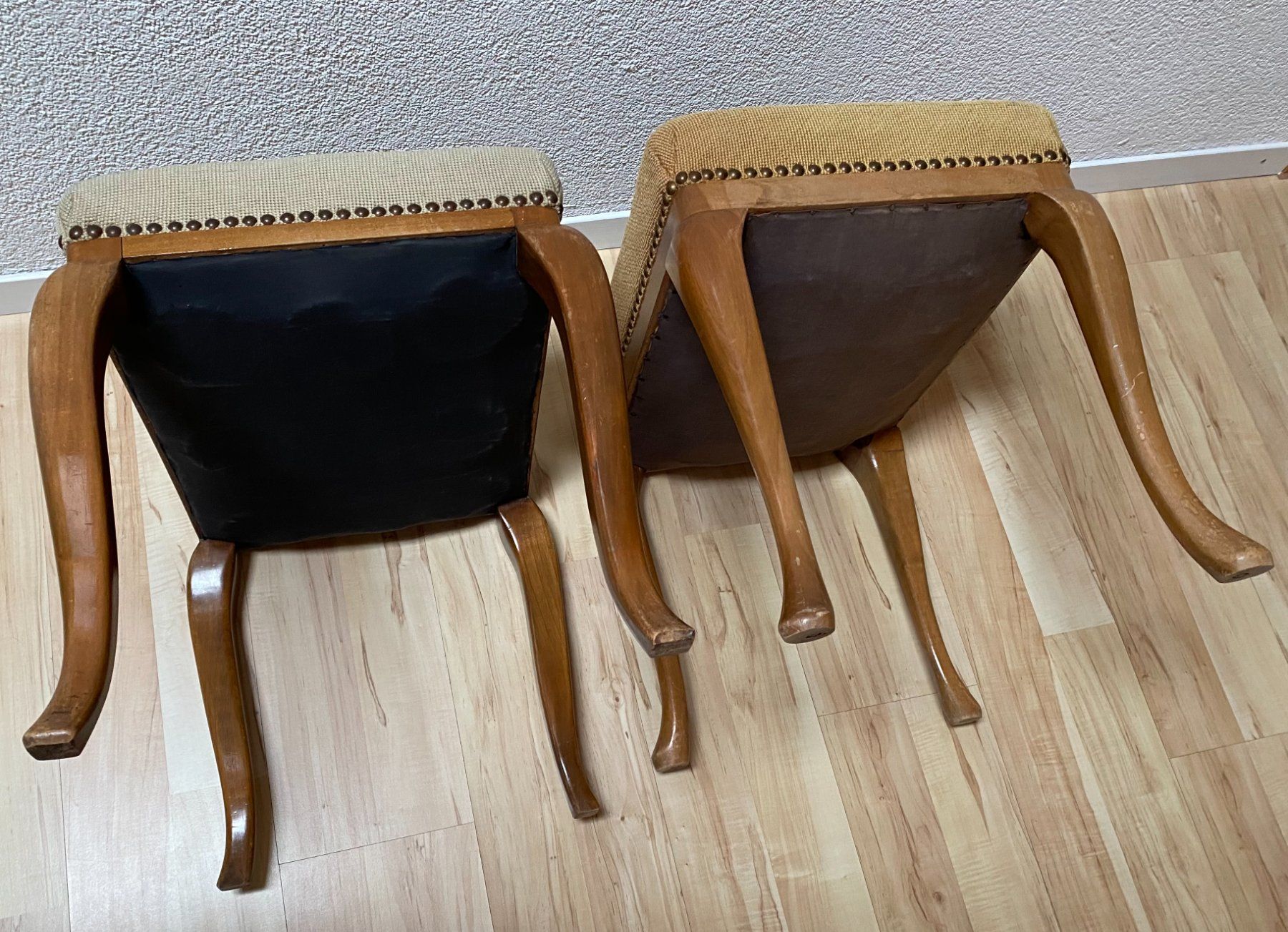 Sgabelli: Zwei antike Gobelin-Hocker – Usato da Landquart venduto da Pst3 2