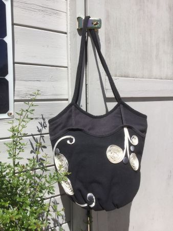 Sac à main noir motifs spirales&boutons