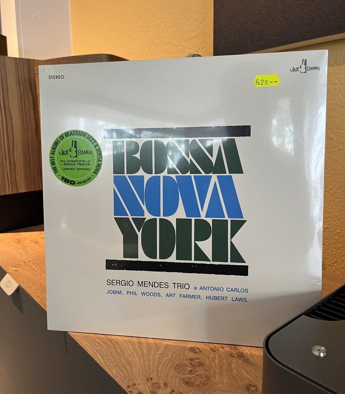 Dischi in vinile: Sergio Mendes Trio: Bossa Nova York LP. NEU – Nuovo e nell'imballaggio originale da Luzern venduto da Hifipro