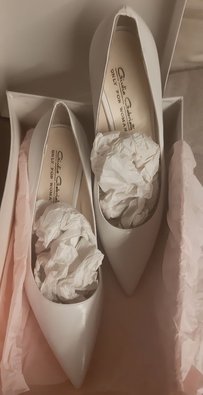 Scarpe da donna: LEDER Kitten-Heels Gr.39 – Nuovo e nell'imballaggio originale da Zürich venduto da Venecia25 7