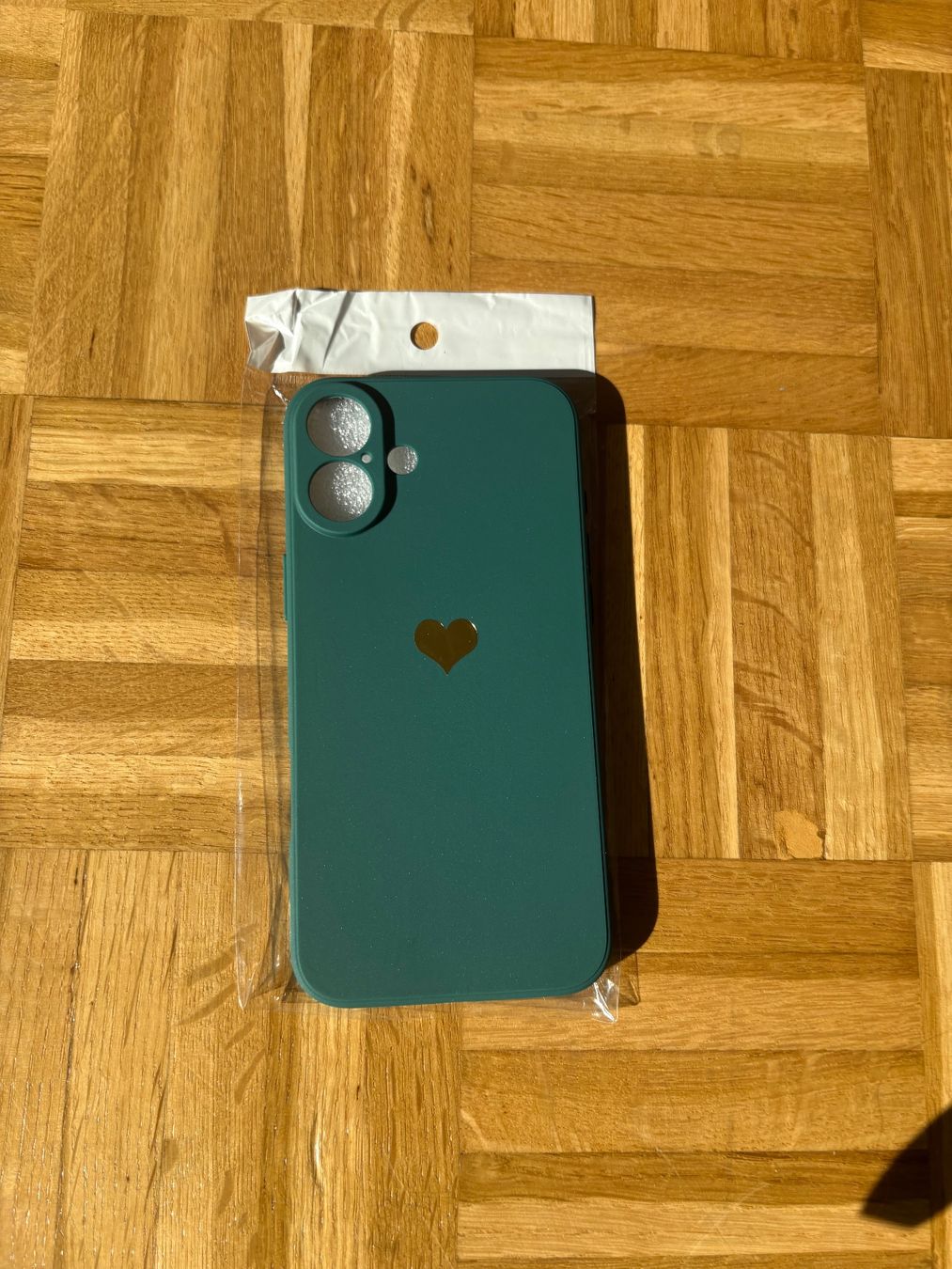 Covers & Schutzfolien: NEU Hülle/Cover IPhone 16 Plus – Neu (gemäss Beschreibung) aus Bern von ann_d62k