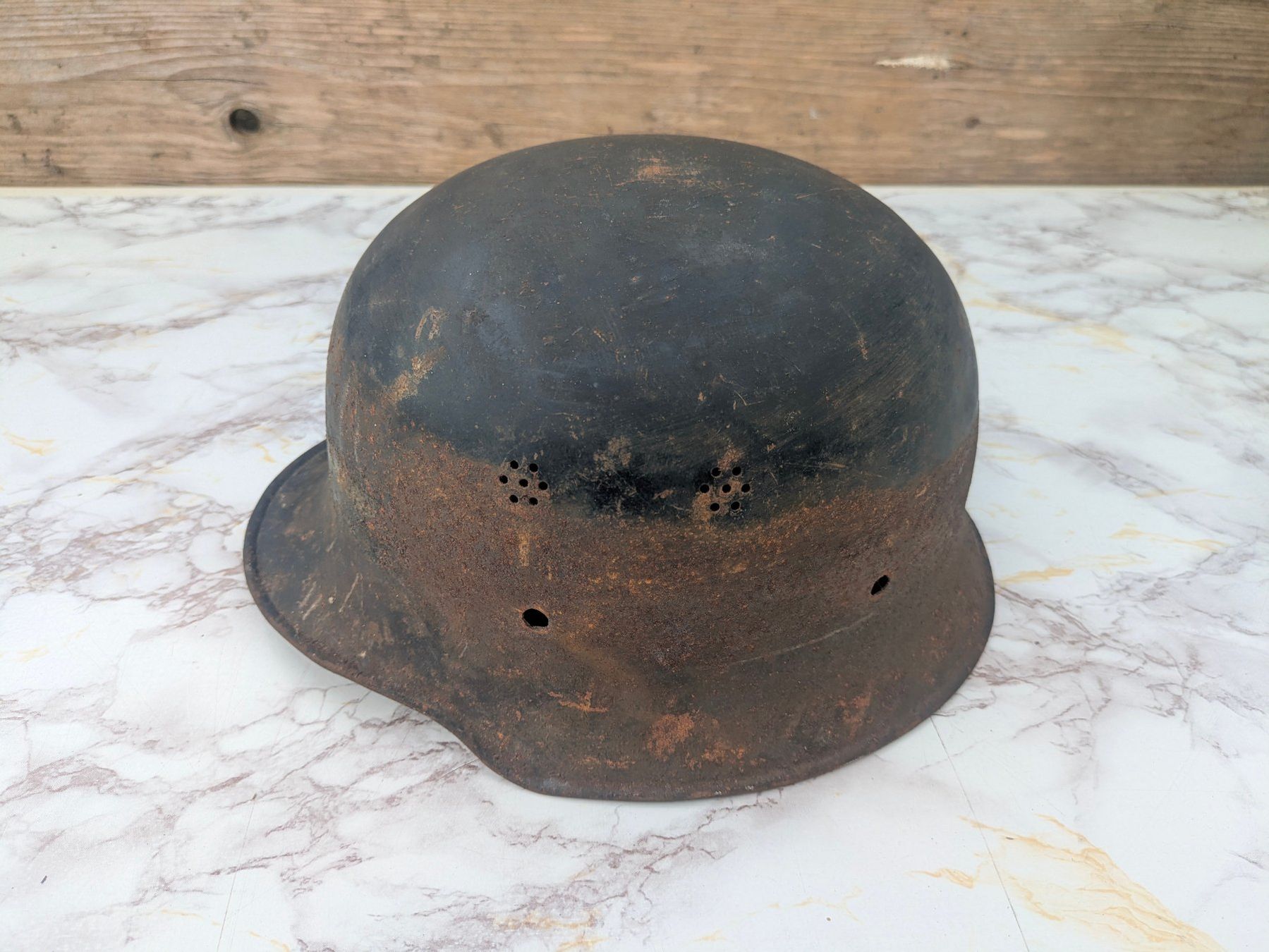 Uniformi & Effetti personali: Luftschutz Stahlhelm M34 "Stub Bill Visor" – Usato da Buttisholz venduto da ArmeeShopCH 3