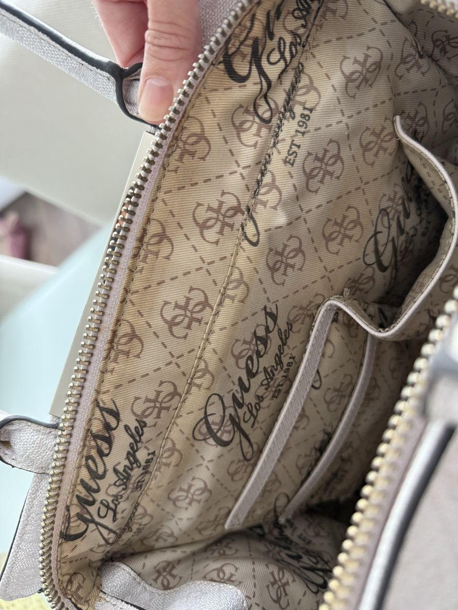 Guess Borse da donna: Guess Handtasche hellbeige mit Logo Muster gebraucht – Usato da Lachen SZ venduto da noel83 7