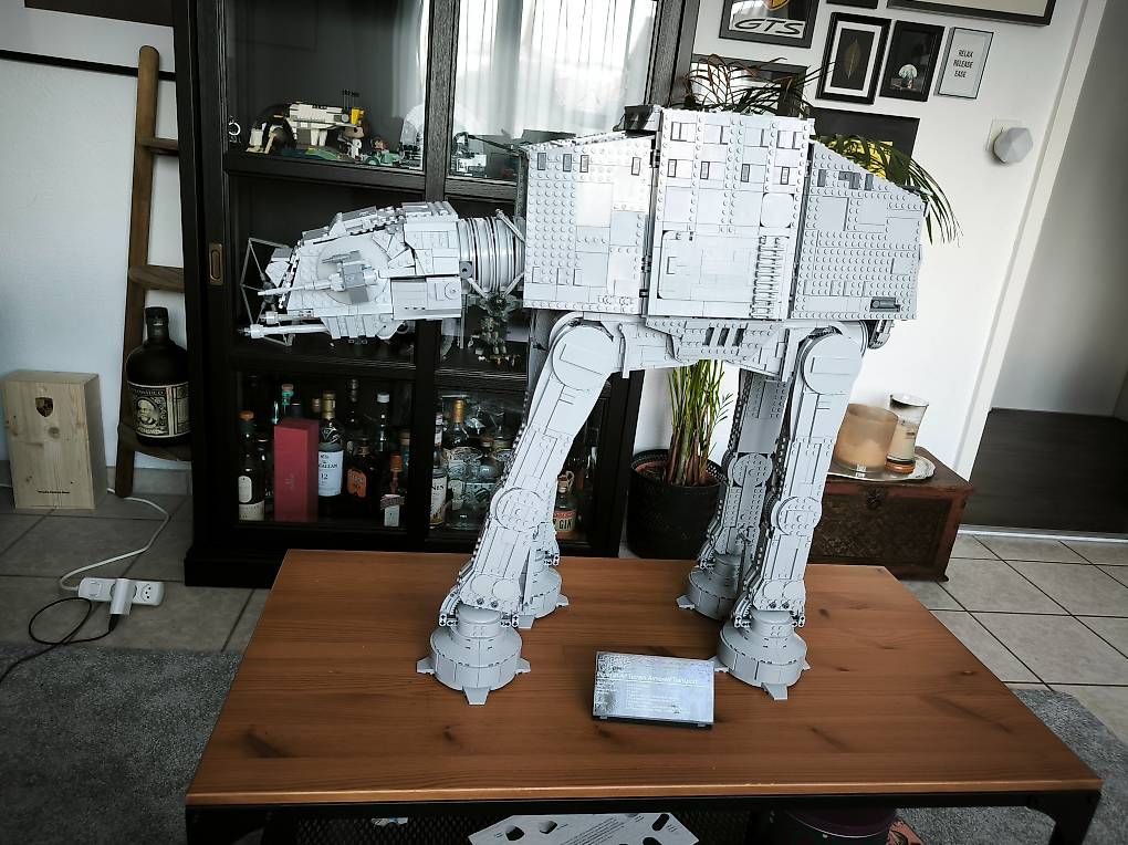 Baukästen: AT-AT  – Gebraucht aus einigen von unicornhunter 1
