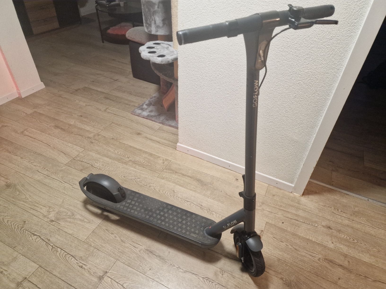 Scooters: E-Scooter SoFlow grau gebrauchter Zustand  – Gebraucht aus Reinach AG von can_yd6l 2